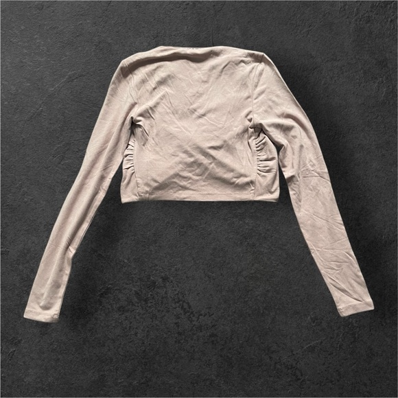 Elodie 
NWT 
Size Small 
Women's Pink Long Sleeve Top - Picture 2 of 3